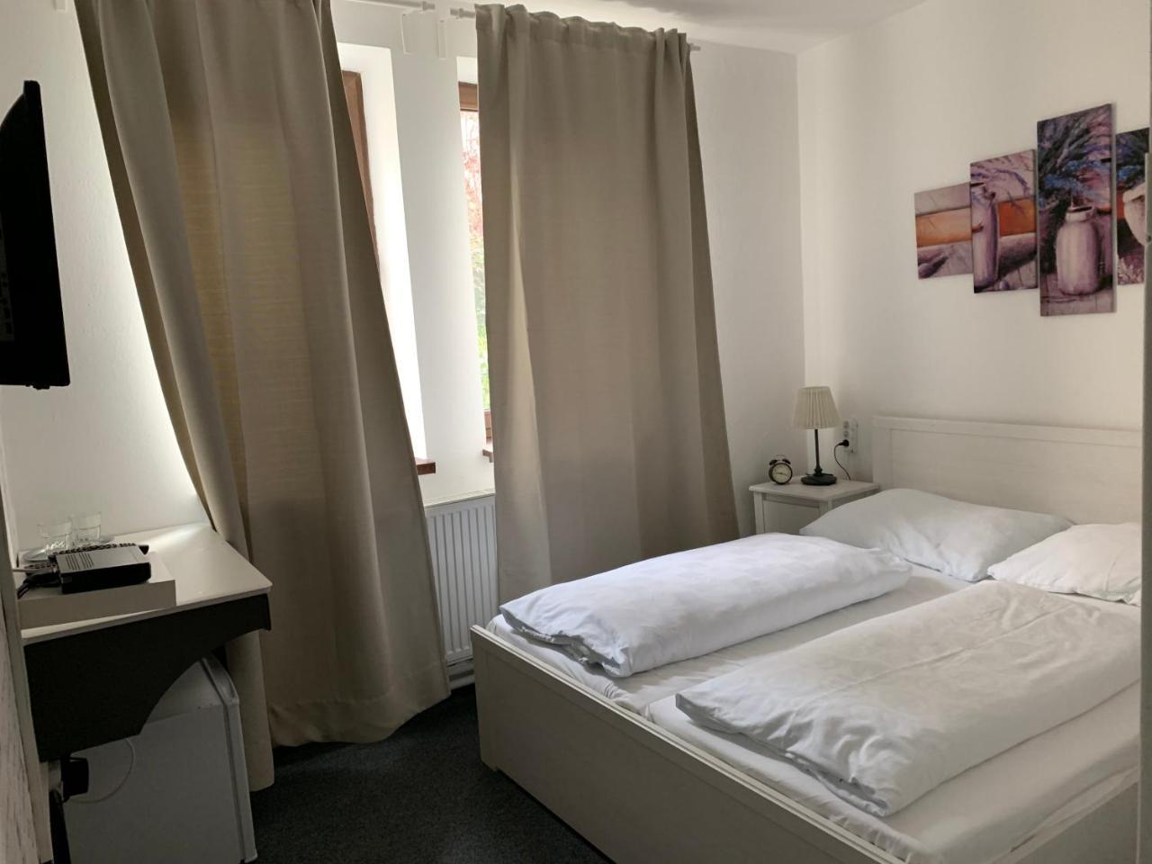 Penzion Holiday Trnava Extérieur photo