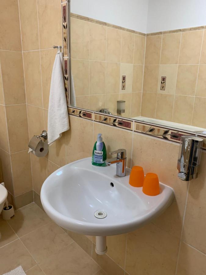 Penzion Holiday Trnava Extérieur photo