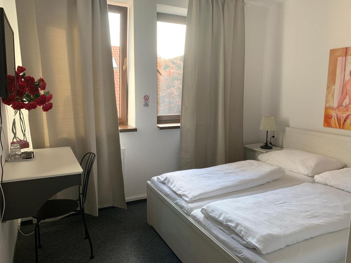 Penzion Holiday Trnava Extérieur photo