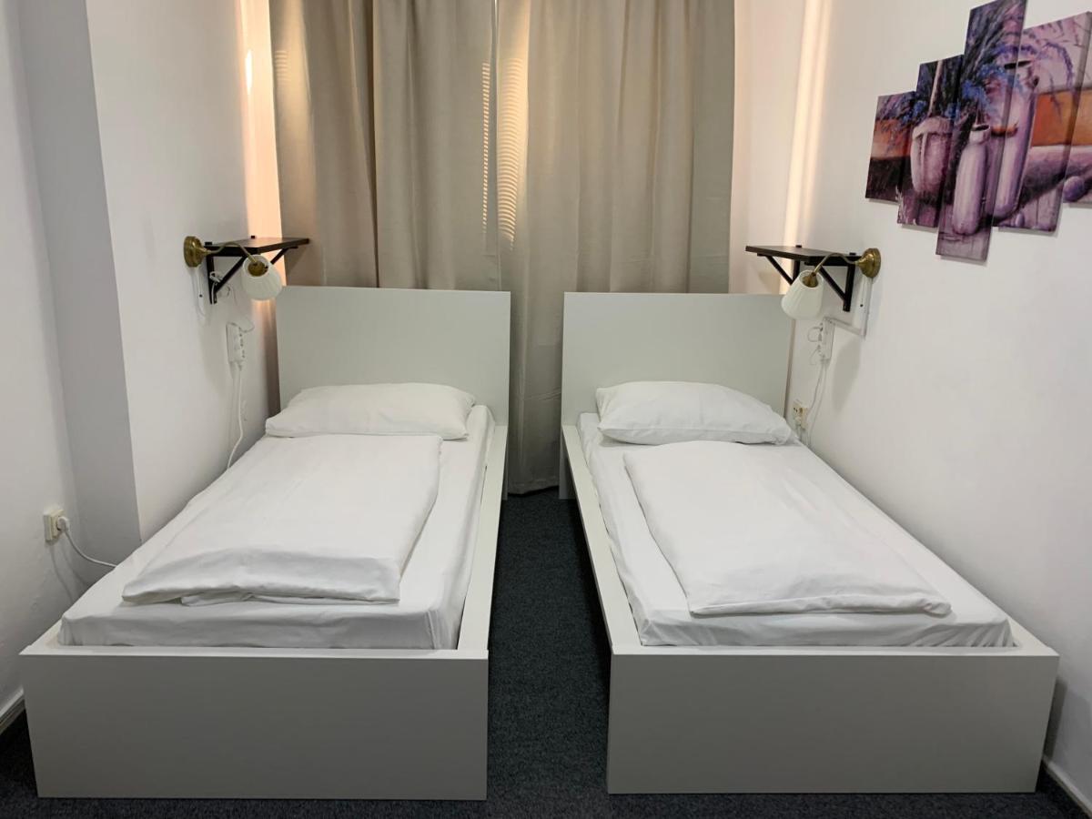 Penzion Holiday Trnava Extérieur photo