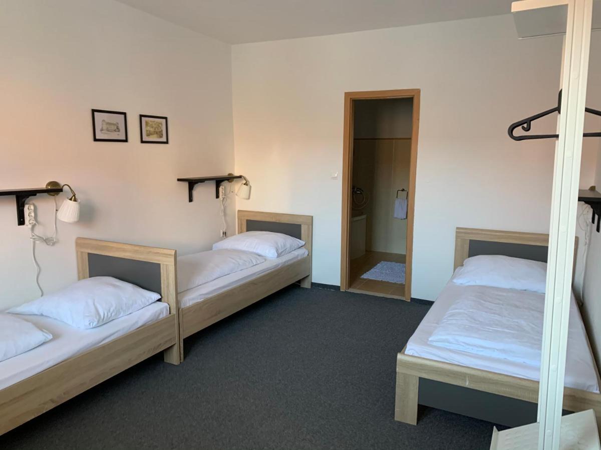 Penzion Holiday Trnava Extérieur photo