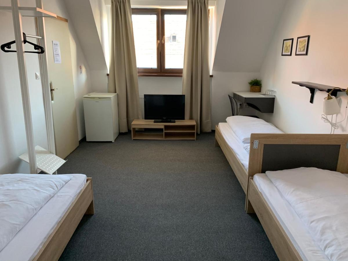 Penzion Holiday Trnava Extérieur photo